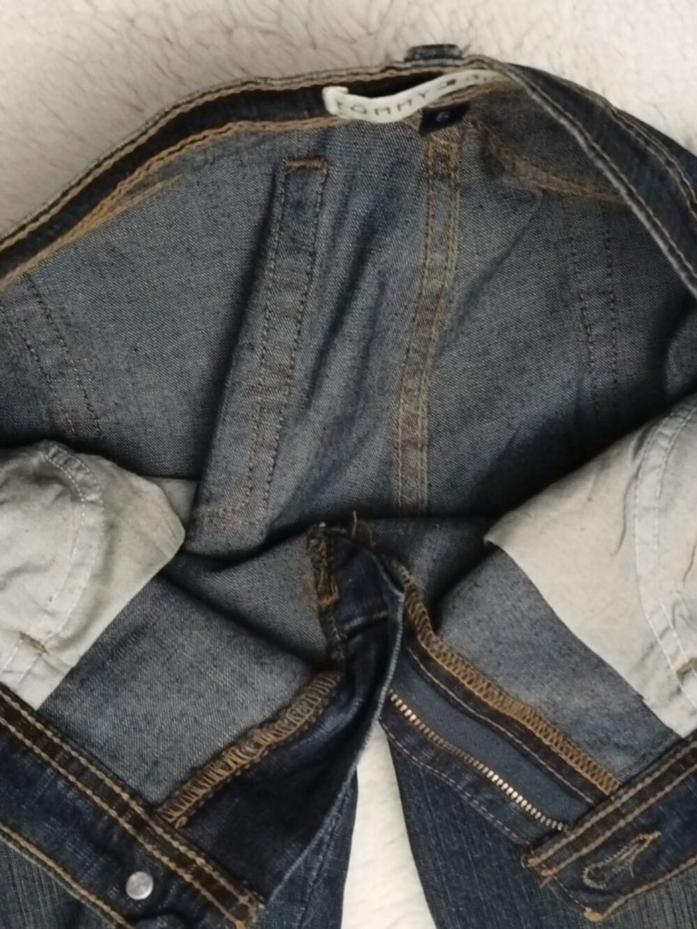 ✨ NWOT Made in Canada ✨ Tommy Hilfiger Dark Wash Bootcut Jeans 6 - Picture 8 of 13